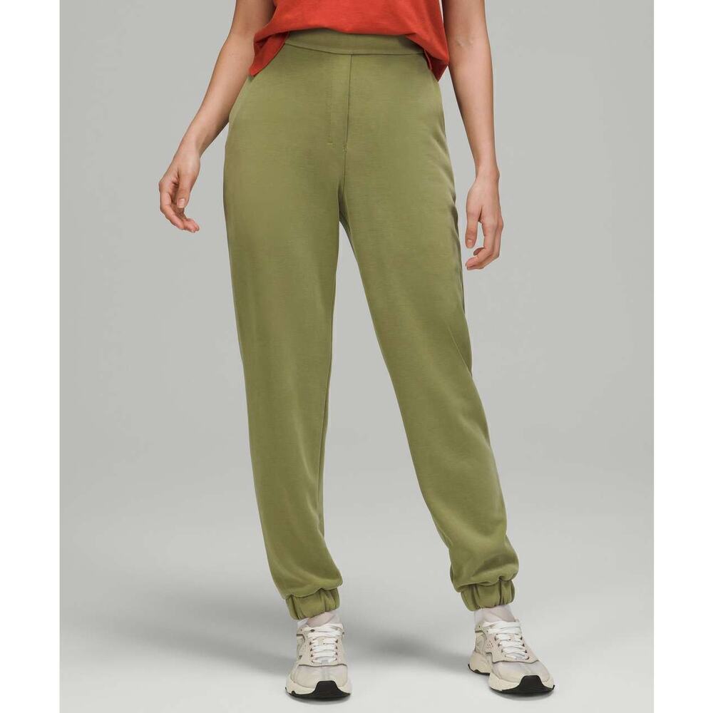 Lululemon Softstreme Relaxed High Rise Pant Suede Jogger Sweatpants Green Size 0